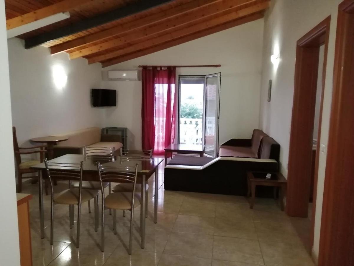 Irini Apartments Keramotí Buitenkant foto